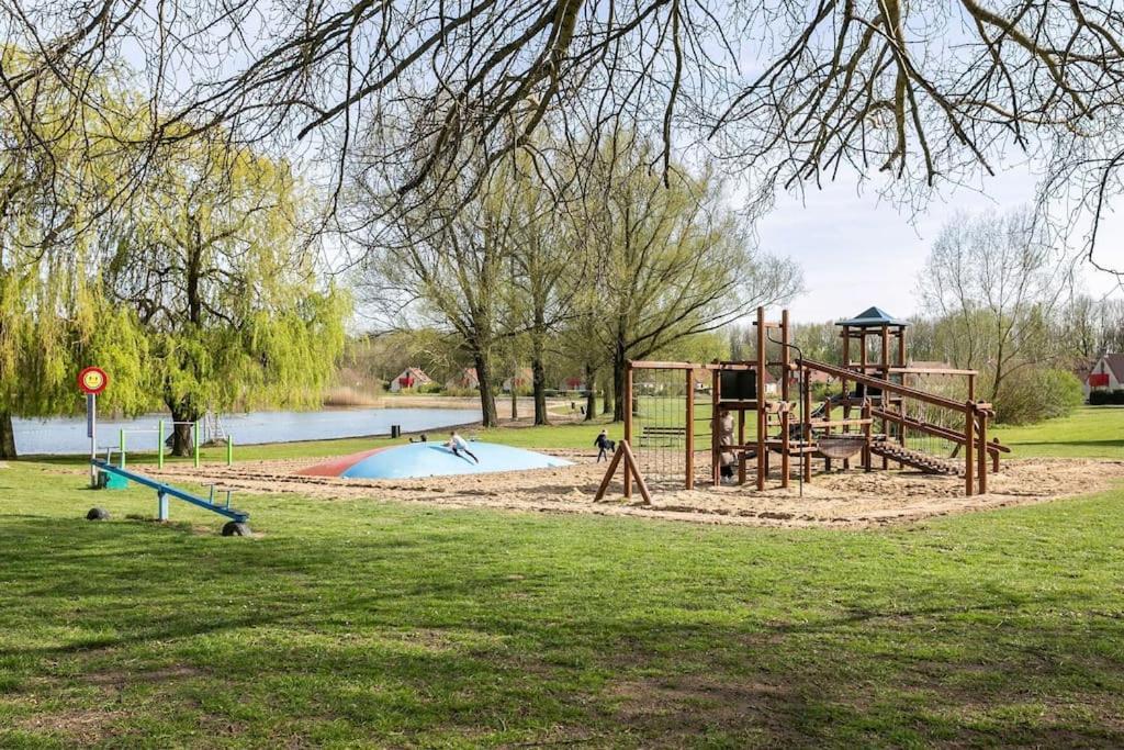 Gezellige Vakantiewoning Aan Het Water In Ewijk - Recreational Only No Workers Экстерьер фото