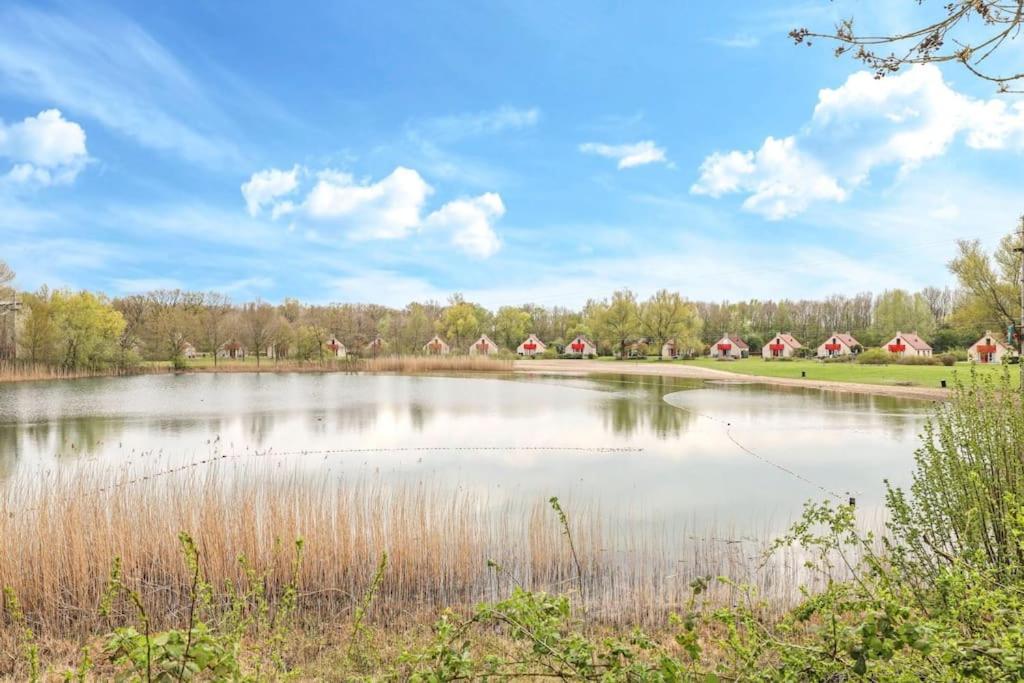 Gezellige Vakantiewoning Aan Het Water In Ewijk - Recreational Only No Workers Экстерьер фото