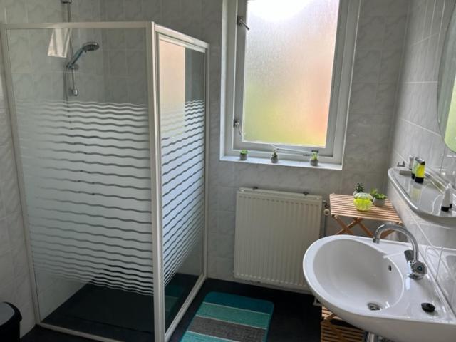 Gezellige Vakantiewoning Aan Het Water In Ewijk - Recreational Only No Workers Экстерьер фото